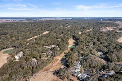 Immaculate and well maintained upper level 1 bedroom 1.5 on The Seabrook Island Club in South Carolina - for sale on GolfHomes.com, golf home, golf lot