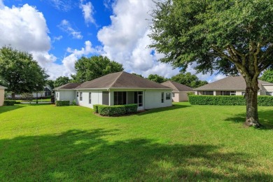 One or more photo(s) has been virtually staged. PROPERTY IS on Kings Ridge Golf Club in Florida - for sale on GolfHomes.com, golf home, golf lot