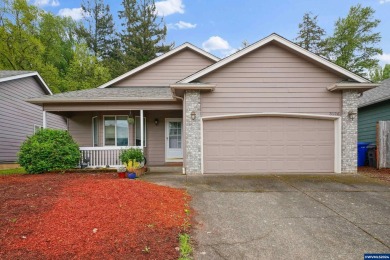 This home is located in a convenient area near Minto Brown Park on Salem Golf Club in Oregon - for sale on GolfHomes.com, golf home, golf lot