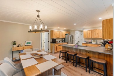 The perfect 3 bed, 3 and 1/2 bath Cottage with ample sized rooms on Burlingame Country Club in North Carolina - for sale on GolfHomes.com, golf home, golf lot