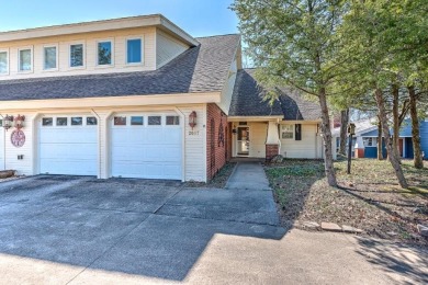 Overlooking Paradise Valley Golf Course, this 4 bed, 2.5 bath on Paradise Valley Athletic Club in Arkansas - for sale on GolfHomes.com, golf home, golf lot