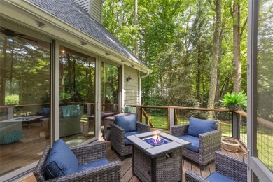 The perfect 3 bed, 3 and 1/2 bath Cottage with ample sized rooms on Burlingame Country Club in North Carolina - for sale on GolfHomes.com, golf home, golf lot