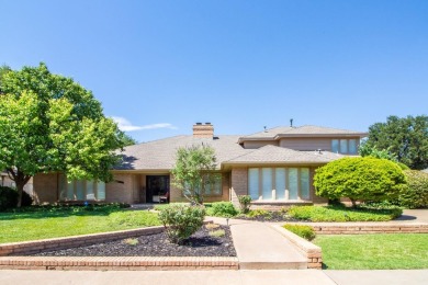 Stunning residence with a spectacular golf course view! Enjoy on LakeRidge Country Club in Texas - for sale on GolfHomes.com, golf home, golf lot