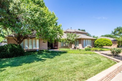 Stunning residence with a spectacular golf course view! Enjoy on LakeRidge Country Club in Texas - for sale on GolfHomes.com, golf home, golf lot