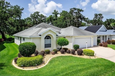 TURNKEY! BEAUTIFULLY DECORATED & FURNISHED! Open plan with two on Highlands Ridge Golf Course - South in Florida - for sale on GolfHomes.com, golf home, golf lot