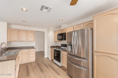 Welcome to this charming single-family residence in the on Oakwood Golf Club  in Arizona - for sale on GolfHomes.com, golf home, golf lot