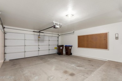 Welcome to this charming single-family residence in the on Oakwood Golf Club  in Arizona - for sale on GolfHomes.com, golf home, golf lot