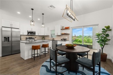 DEAL!!!! FURNISHED! This move-in ready, 2023 built home is on Sun n Lake Golf and Country Club in Florida - for sale on GolfHomes.com, golf home, golf lot