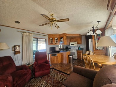 Big Bang for the Buck! This charming 1 bedroom, 1.25 bathroom on Viewpoint Golf Resort in Arizona - for sale on GolfHomes.com, golf home, golf lot