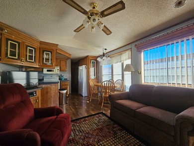 Big Bang for the Buck! This charming 1 bedroom, 1.25 bathroom on Viewpoint Golf Resort in Arizona - for sale on GolfHomes.com, golf home, golf lot