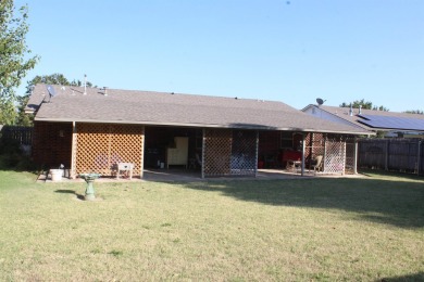 Convenience!  This 3 bed, 1.5 bath, 2 car garage home's location on Woodward Municipal Golf Course in Oklahoma - for sale on GolfHomes.com, golf home, golf lot