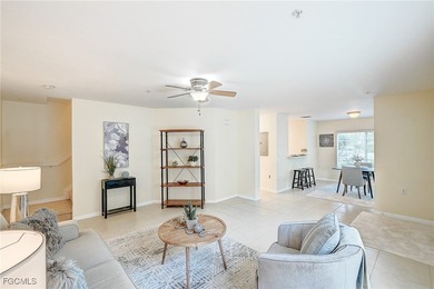 Charming 3 bedroom townhome in the Villages of Stoneybrook on Gateway Golf and Country Club in Florida - for sale on GolfHomes.com, golf home, golf lot