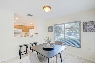 Charming 3 bedroom townhome in the Villages of Stoneybrook on Gateway Golf and Country Club in Florida - for sale on GolfHomes.com, golf home, golf lot