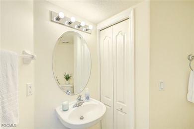 Charming 3 bedroom townhome in the Villages of Stoneybrook on Gateway Golf and Country Club in Florida - for sale on GolfHomes.com, golf home, golf lot