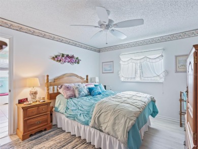 Welcome to this charming 2 bedroom, 2 bath ranch home located in on The Links of Spruce Creek in Florida - for sale on GolfHomes.com, golf home, golf lot