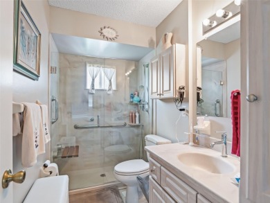 Welcome to this charming 2 bedroom, 2 bath ranch home located in on The Links of Spruce Creek in Florida - for sale on GolfHomes.com, golf home, golf lot