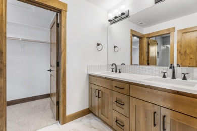 Open House 5/24 11-3. Embrace the perfect blend of style on Sunriver Caldera Springs Golf Course in Oregon - for sale on GolfHomes.com, golf home, golf lot