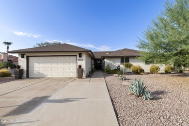 Expanded, custom 3BR, 2BA Macayo model on an enormous cul-de-sac on Sun Lakes Country Club in Arizona - for sale on GolfHomes.com, golf home, golf lot