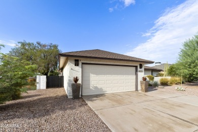 Expanded, custom 3BR, 2BA Macayo model on an enormous cul-de-sac on Sun Lakes Country Club in Arizona - for sale on GolfHomes.com, golf home, golf lot