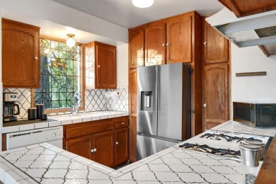 Fully furnished and turn-key, this Chalet/Alpine-style on Big Bear Mountain Ski and Golf Resort in California - for sale on GolfHomes.com, golf home, golf lot