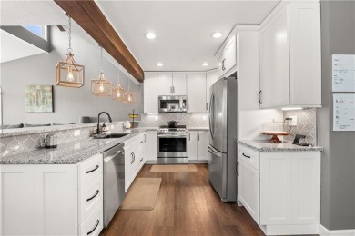 Looking for the perfect home in a golf community? This beautiful on Teetering Rocks Links in Missouri - for sale on GolfHomes.com, golf home, golf lot