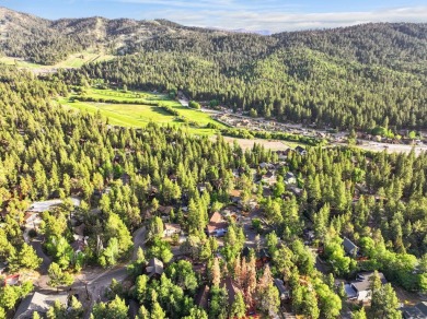 Fully furnished and turn-key, this Chalet/Alpine-style on Big Bear Mountain Ski and Golf Resort in California - for sale on GolfHomes.com, golf home, golf lot