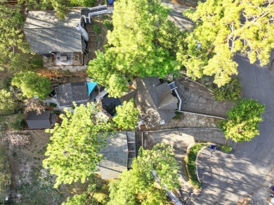 Fully furnished and turn-key, this Chalet/Alpine-style on Big Bear Mountain Ski and Golf Resort in California - for sale on GolfHomes.com, golf home, golf lot