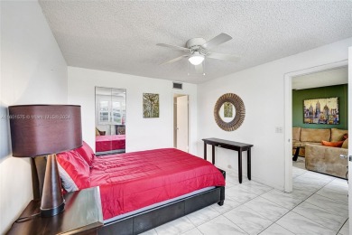 Washer/dryer in unit.Spacious/furnished 2 bed/2 bath condo on Sunrise Lakes Phase IV Golf Course in Florida - for sale on GolfHomes.com, golf home, golf lot