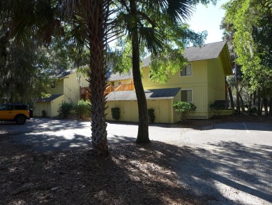 Beautifully renovated 3 Bedroom, 2 Bath Villa on the Golf Course on The Plantation Course At Edisto in South Carolina - for sale on GolfHomes.com, golf home, golf lot