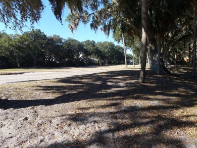 Beautifully renovated 3 Bedroom, 2 Bath Villa on the Golf Course on The Plantation Course At Edisto in South Carolina - for sale on GolfHomes.com, golf home, golf lot