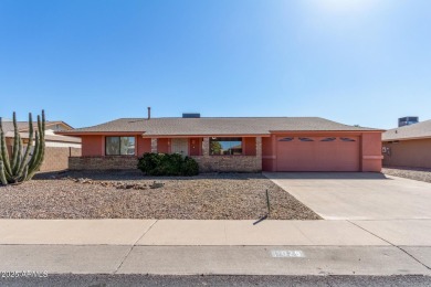 Your new home awaits in the 55+community of Sun City! This 2-bed on Sun City Lakes West and East in Arizona - for sale on GolfHomes.com, golf home, golf lot