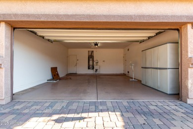 CHARMING 3-BEDROOM HOME WITH DEN AND POOL
Beautiful on The Golf Club At Johnson Ranch in Arizona - for sale on GolfHomes.com, golf home, golf lot