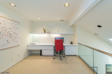 1ST FLOOR BEDROOM! 14 miles west of NYC boasting 3 spacious on Rock Spring Club in New Jersey - for sale on GolfHomes.com, golf home, golf lot