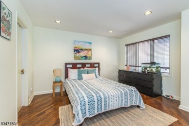 1ST FLOOR BEDROOM! 14 miles west of NYC boasting 3 spacious on Rock Spring Club in New Jersey - for sale on GolfHomes.com, golf home, golf lot