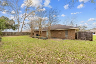 Located in the desirable Bayou Bend neighborhood, this 3-bedroom on Bayou Bend Country Club in Louisiana - for sale on GolfHomes.com, golf home, golf lot