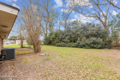 Located in the desirable Bayou Bend neighborhood, this 3-bedroom on Bayou Bend Country Club in Louisiana - for sale on GolfHomes.com, golf home, golf lot