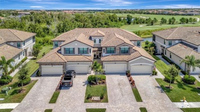 Welcome to Paradise! With 3 bedrooms, 2 baths, and a 2.5 car on Lakewood National Golf Club in Florida - for sale on GolfHomes.com, golf home, golf lot