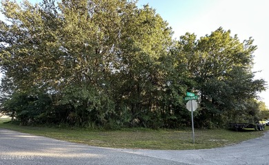 Build your dream home on this spacious .37-acre vacant lot on Palm Harbor Golf Club in Florida - for sale on GolfHomes.com, golf home, golf lot