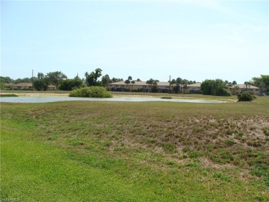 Gorgeous full 3 bedroom/ 2 bath villa in Lakewood on golf course on The Glades Golf and Country Club in Florida - for sale on GolfHomes.com, golf home, golf lot