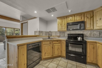 Welcome to your mountain hideaway, a low-maint, high-vibe 1BR on Continental Country Club in Arizona - for sale on GolfHomes.com, golf home, golf lot