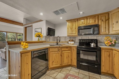 Welcome to your mountain hideaway, a low-maint, high-vibe 1BR on Continental Country Club in Arizona - for sale on GolfHomes.com, golf home, golf lot