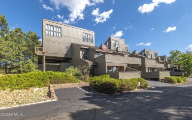 Welcome to your mountain hideaway, a low-maint, high-vibe 1BR on Continental Country Club in Arizona - for sale on GolfHomes.com, golf home, golf lot