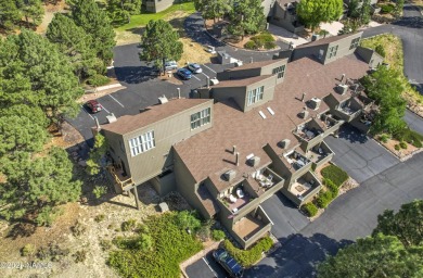 Welcome to your mountain hideaway, a low-maint, high-vibe 1BR on Continental Country Club in Arizona - for sale on GolfHomes.com, golf home, golf lot