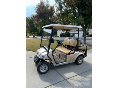 Come see this highly sought after Surrey Crest Model with on Carolina Lakes Golf Club, LLC in South Carolina - for sale on GolfHomes.com, golf home, golf lot