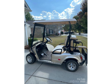 Come see this highly sought after Surrey Crest Model with on Carolina Lakes Golf Club, LLC in South Carolina - for sale on GolfHomes.com, golf home, golf lot
