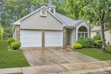 Welcome to this beautifully maintained and freshly painted on Greenbriar Woodlands in New Jersey - for sale on GolfHomes.com, golf home, golf lot