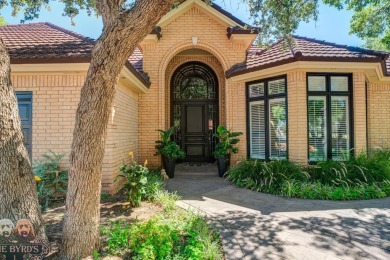 Built for entertaining, this home is inside the gated on LakeRidge Country Club in Texas - for sale on GolfHomes.com, golf home, golf lot