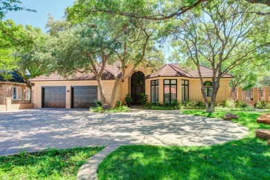 Built for entertaining, this home is inside the gated on LakeRidge Country Club in Texas - for sale on GolfHomes.com, golf home, golf lot