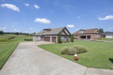 Welcome to your dream home! This stunning 4-bedroom, 2-bathroom on Chamberlyne Country Club in Arkansas - for sale on GolfHomes.com, golf home, golf lot