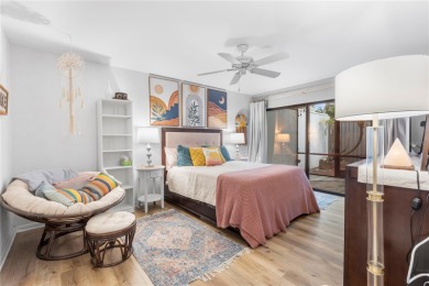 Come experience the best of Carrollwood living! This spacious on Carrollwood Country Club in Florida - for sale on GolfHomes.com, golf home, golf lot